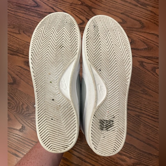 Nike Women’s Royale Court 2 high top sneakers - Picture 12 of 15